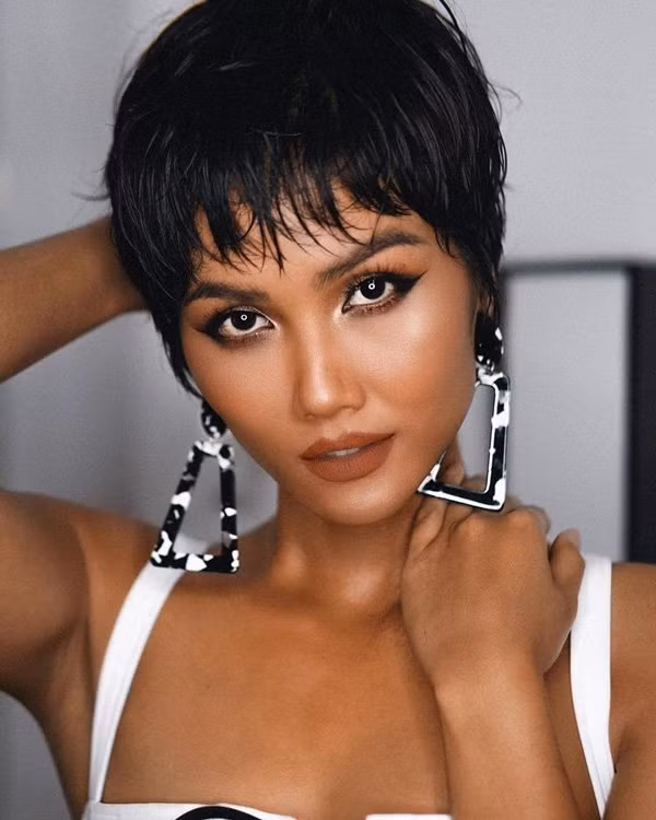 Nhìn mãi không ra Hoa hậu H"Hen Niê da trắng hồng khác lạ ảnh 6 Empty