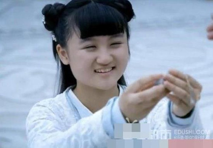 Sao nhí Trung Quốc từng bị quay lưng vì mũm mĩm "dậy thì thành công" ở tuổi 18 ảnh 2 Sao nhí Trung Quốc từng bị quay lưng vì mũm mĩm "dậy thì thành công" ở tuổi 18 ảnh 2
