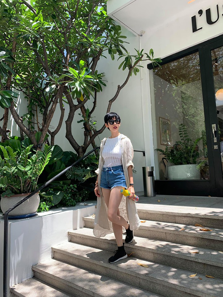 Những mỹ nhân Vbiz chứng minh “gái một con trông mòn con mắt" là có thật ảnh 21 Những mỹ nhân Vbiz chứng minh “gái một con trông mòn con mắt" là có thật ảnh 21