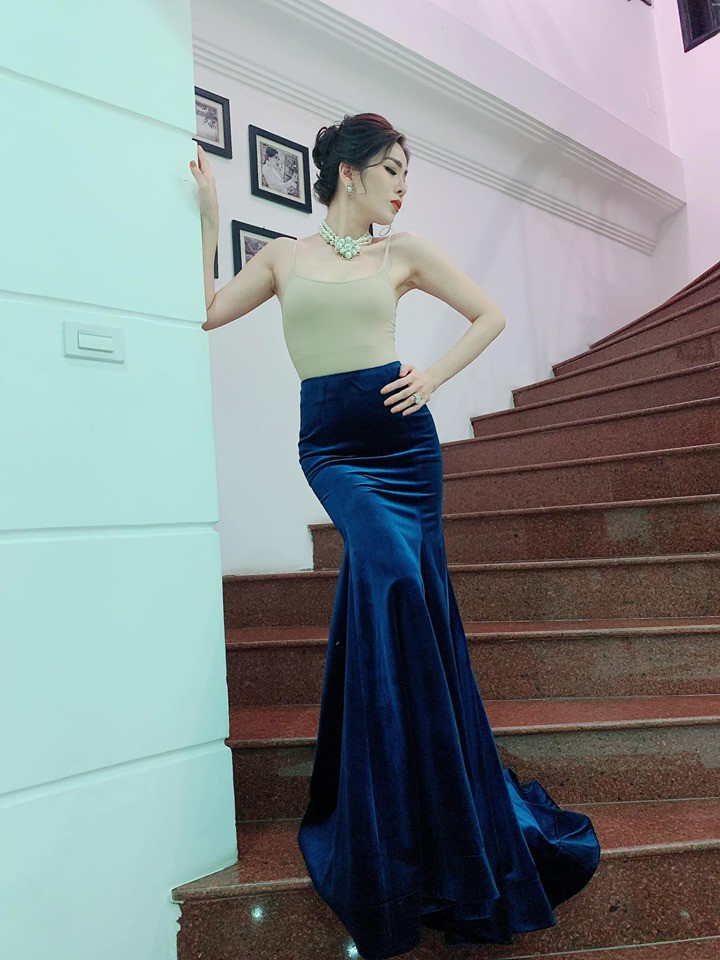 Những mỹ nhân Vbiz chứng minh “gái một con trông mòn con mắt" là có thật ảnh 12 Những mỹ nhân Vbiz chứng minh “gái một con trông mòn con mắt" là có thật ảnh 12