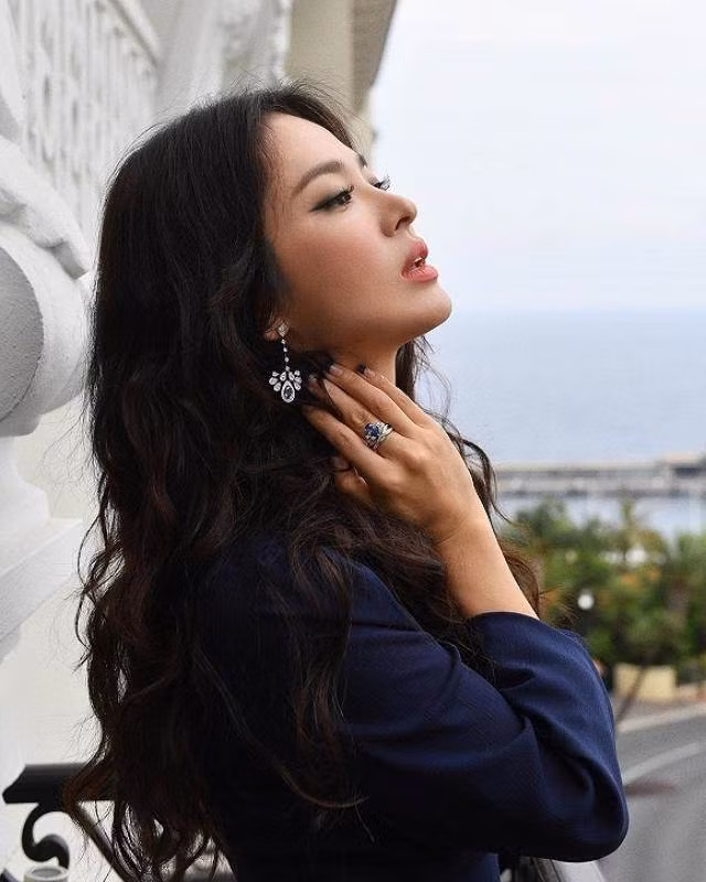 Gầy 5kg nhưng Song Hye Kyo vẫn đẹp vô đối, tạo dáng hững hờ “đốn tim” fan ảnh 6