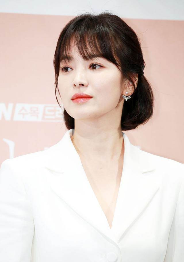Gầy 5kg nhưng Song Hye Kyo vẫn đẹp vô đối, tạo dáng hững hờ “đốn tim” fan ảnh 7