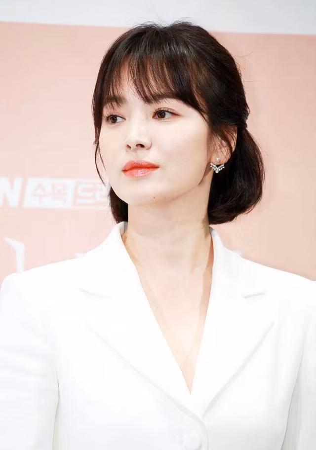 Gầy 5kg nhưng Song Hye Kyo vẫn đẹp vô đối, tạo dáng hững hờ “đốn tim” fan ảnh 7