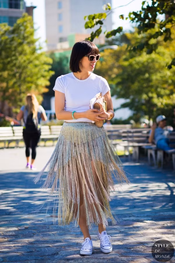 Những cách phối áo phông trắng theo mốt hot nhất 2019 ảnh 6 Những ý tưởng phối áo phông trắng theo mốt hot 2019