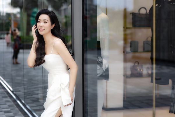 Giật mình khi ngắm cận cảnh nhan sắc lão hoá ngược của NSƯT Trịnh Kim Chi ảnh 0