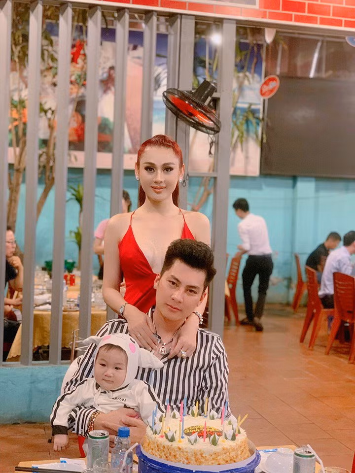 khoe hinh con lon phong phao, lam khanh chi tiet lo dieu bi mat nhung voi xoa di - 5