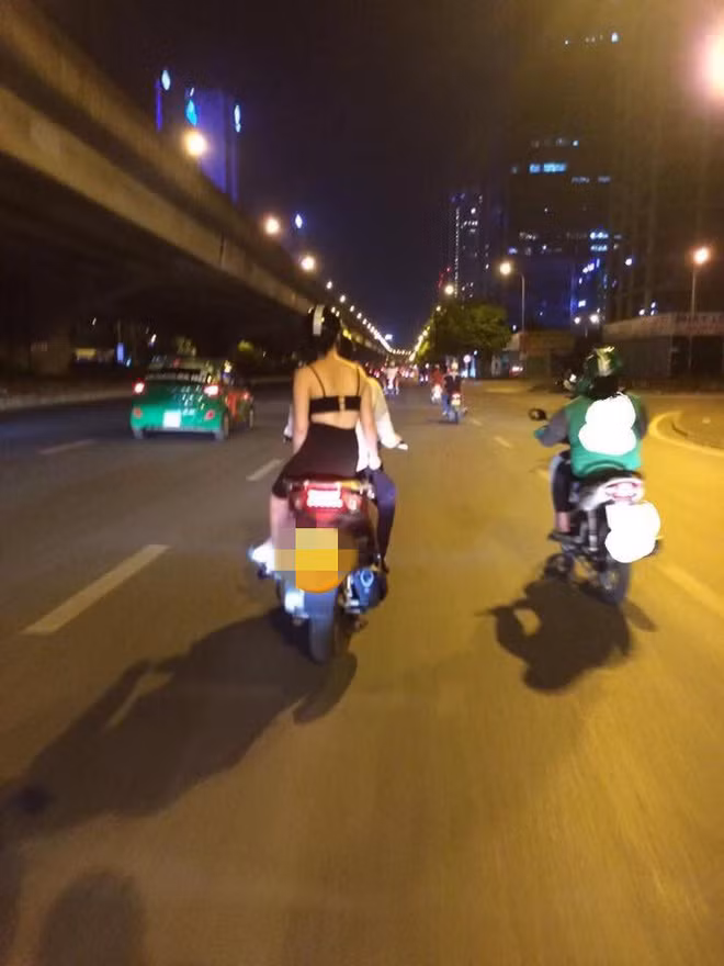 Mang trà sữa mừng sinh nhật người yêu, chàng trai thấy cảnh đau lòng, òa khóc giữa đường - Ảnh 2.