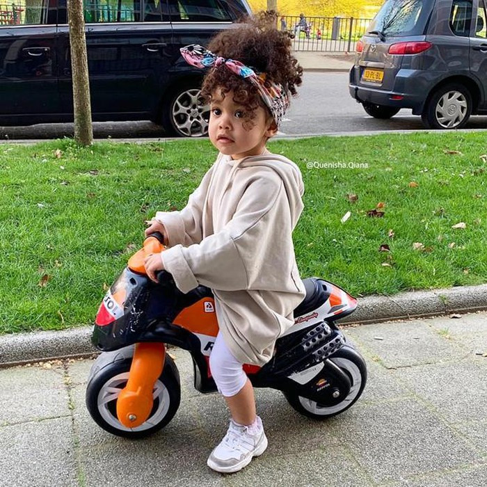 Vẻ ngoài xinh xắn, phong cách cực ngầu của hot kid Hà Lan ảnh 6