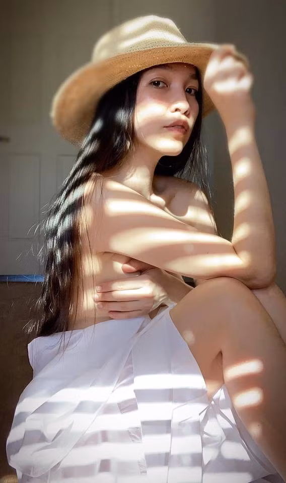 Những mỹ nhân Vbiz chứng minh “gái một con trông mòn con mắt" là có thật ảnh 2