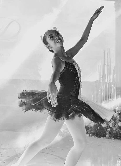 Danica trong trích đoạn vở “Hồ thiên nga”.