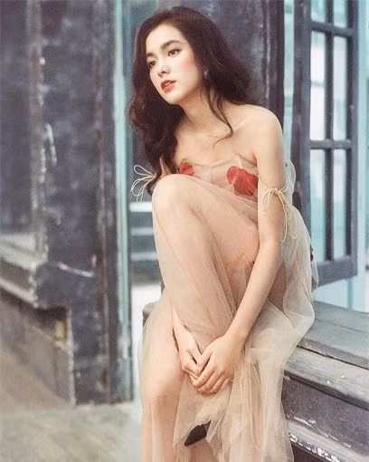 4 bong hong lai tuoi 18 xinh dep sexy biet nhieu thu tieng