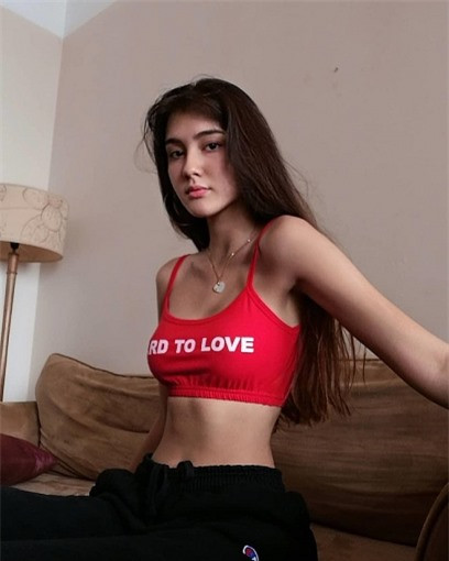 4  4 bong hong lai tuoi 18 xinh dep sexy biet nhieu thu tieng