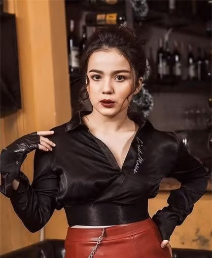 4 bong hong lai tuoi 18 xinh dep sexy biet nhieu thu tieng