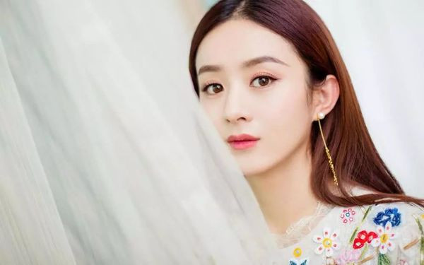 Chồng soái ca như Phùng Thiệu Phong, mỗi ngày đều hết lời khen Triệu Lệ Dĩnh xinh đẹp ảnh 3 Chồng nhà người ta: Phùng Thiệu Phong mỗi ngày đều hết lời khen Triệu Lệ Dĩnh xinh đẹp ảnh 3