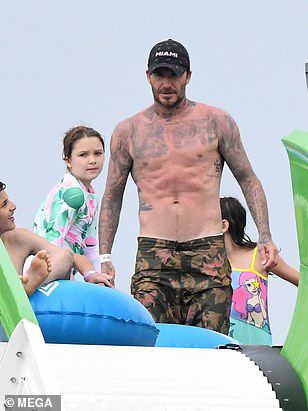 david beckham "don tim" phai dep voi than hinh san chac o tuoi 44 hinh 1