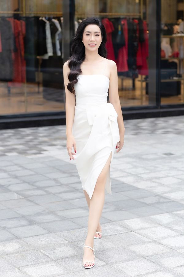 Giật mình khi ngắm cận cảnh nhan sắc lão hoá ngược của NSƯT Trịnh Kim Chi ảnh 1