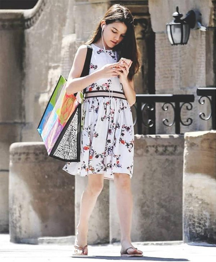 Không còn là “công chúa nhỏ” của Hollywood, Suri Cruise cao ráo, ra dáng thiếu nữ khi dạo phố ảnh 4