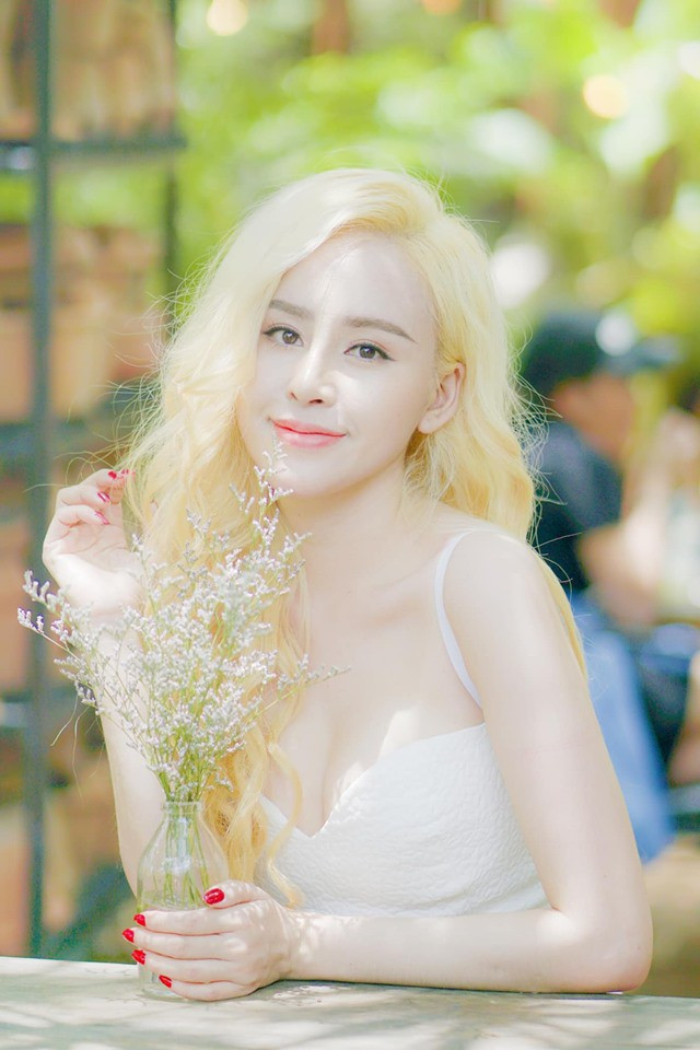 Giật mình số lần sửa mũi trong 6 năm của Bà Tưng Huyền Anh ảnh 1 Giật mình số lần sửa mũi trong 6 năm của Bà Tưng Huyền Anh ảnh 1