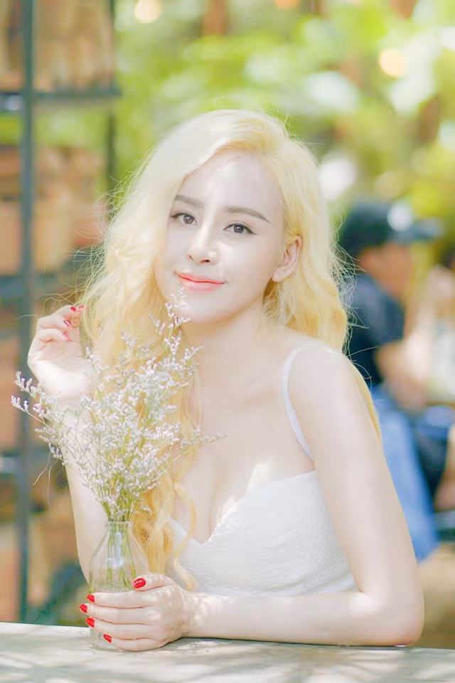 Giật mình số lần sửa mũi trong 6 năm của Bà Tưng Huyền Anh ảnh 1 Giật mình số lần sửa mũi trong 6 năm của Bà Tưng Huyền Anh ảnh 1