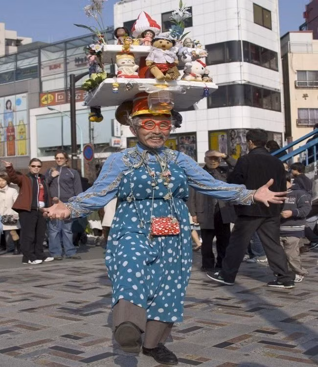 "doc" va "quai di" chi co the la nhat ban hinh anh 4