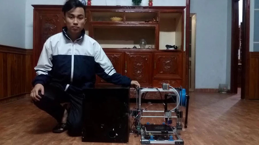 Học trò quê chế tạo “Máy tạo mẫu công nghiệp – 3D XBOT”