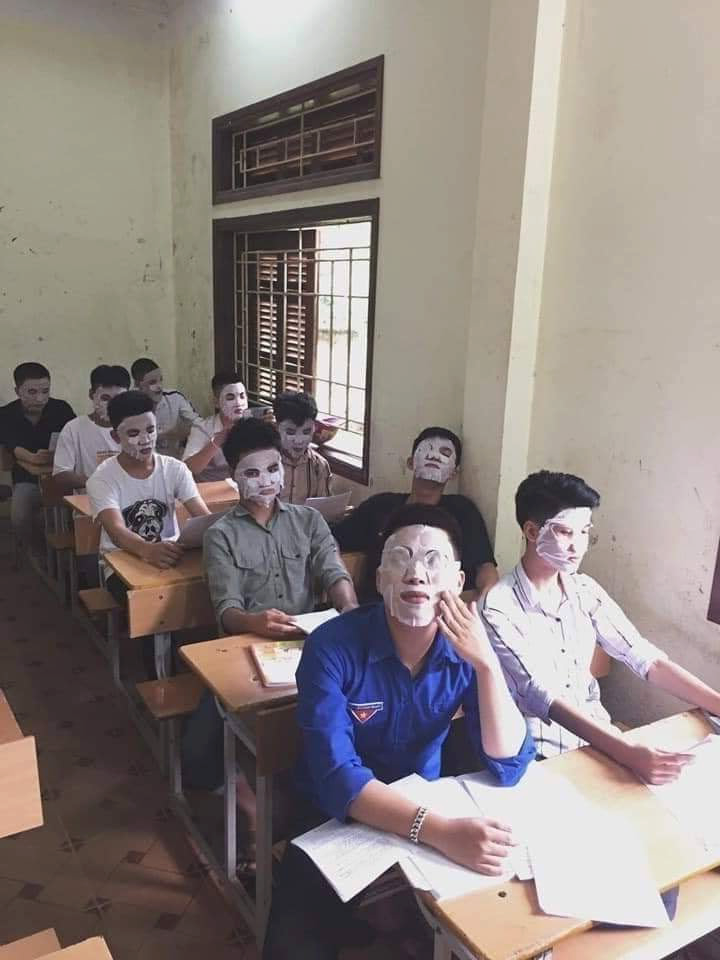 Tranh thủ giờ giải lao.