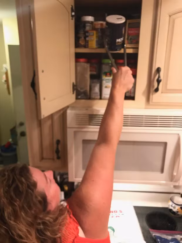 Tôi cũng bị mấy pha đồ rơi vào đầu chỉ vì trò này rồi.