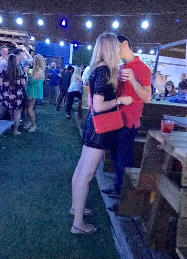 Lùn nhưng ùn ùn người theo, ok?