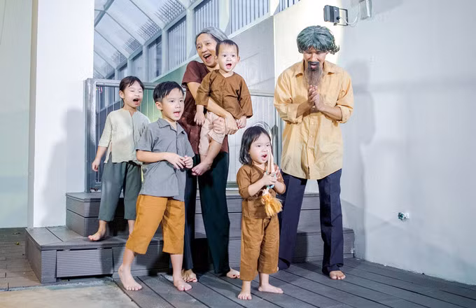 Đứng trước ống kính, Rio và 3 em diễn tự nhiên, ăn ý.