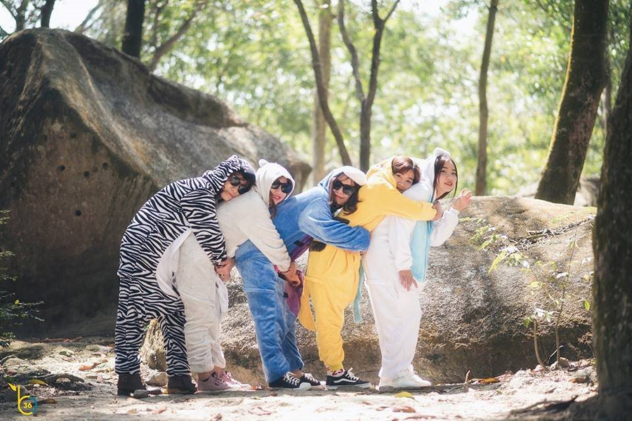 Bộ ảnh kỷ yếu “Những người đến từ sở thú” cực nhắng của teen ảnh 8 Bộ ảnh kỷ yếu “Những người đến từ sở thú” cực nhắng của teen ảnh 8