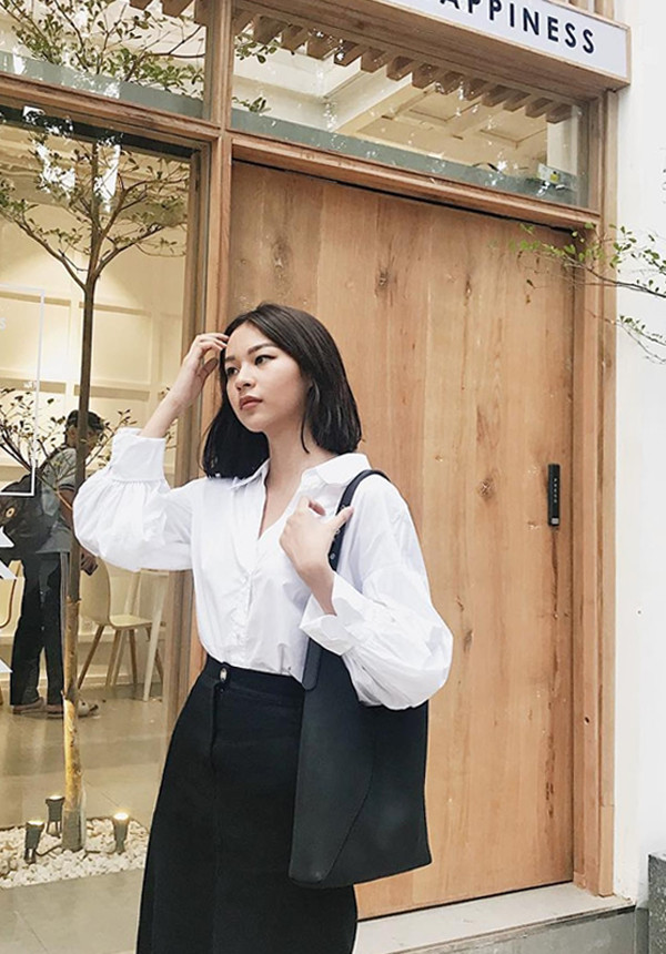 Đầu năm 2018, Phí Phương Anh có sự chuyển đổi nhẹ nhàng về phong cách thời trang từ phá cách, ấn tượng sang nét trang nhã và thanh lịch.