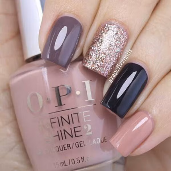 Kiểu sơn móng nhiều màu kết hợp với nhũ