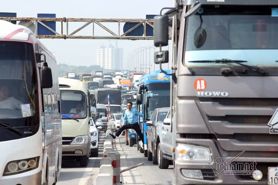 tai nạn,tai nạn giao thông,tai nạn liên hoàn,cầu Thanh Trì,Hà Nội