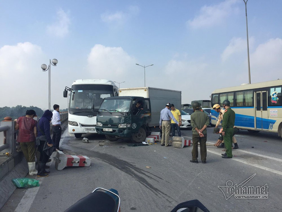 tai nạn,tai nạn giao thông,tai nạn liên hoàn,cầu Thanh Trì,Hà Nội
