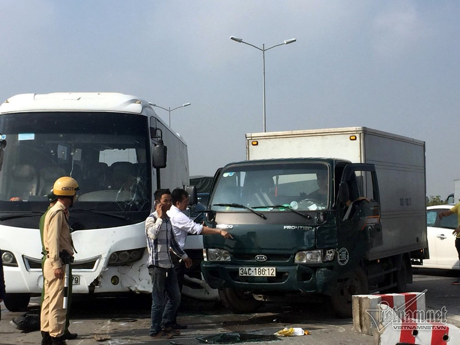 tai nạn,tai nạn giao thông,tai nạn liên hoàn,cầu Thanh Trì,Hà Nội