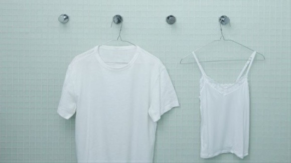 Vô tình để 3 giọt giấm rơi vào thùng rác, kết quả qua đêm không thể tin được