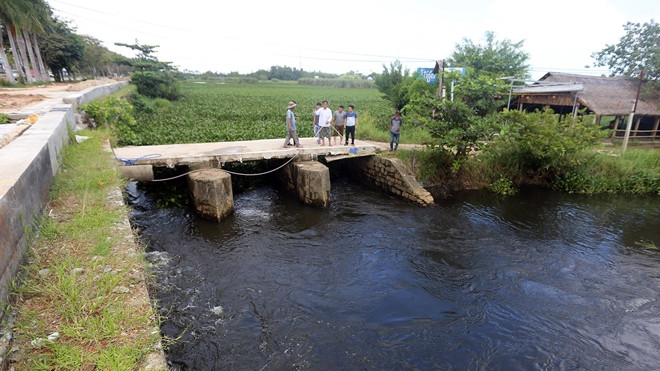 Đập Bến Bổi, nơi anh Bảo và một số người bạn cứu sống 2 mẹ con bà Lý khỏi đuối nước. Đập Bến Bổi, nơi anh Bảo và một số người bạn cứu sống 2 mẹ con bà Lý khỏi đuối nước.