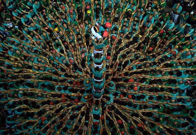 Choáng ngợp cuộc so tài dựng tháp người ở Tây Ban Nha - Hình 3