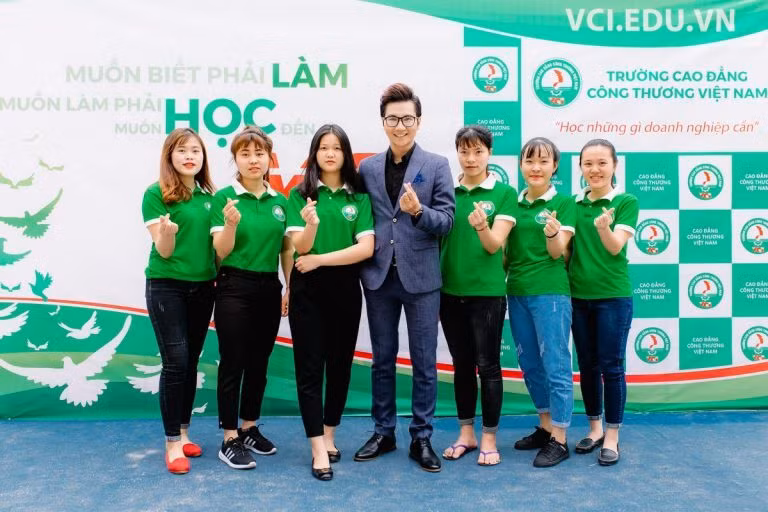Trường Cao đẳng Công thương Việt Nam miễn 100% học phí với sinh viên mồ côi cha mẹ trong dịch Covid-19