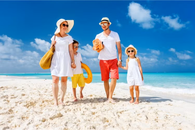 Bạn đã chuẩn bị tất tần tật những thứ cần cho chuyến đi biển dịp nghỉ lễ 30/4 và 1/5 chưa?