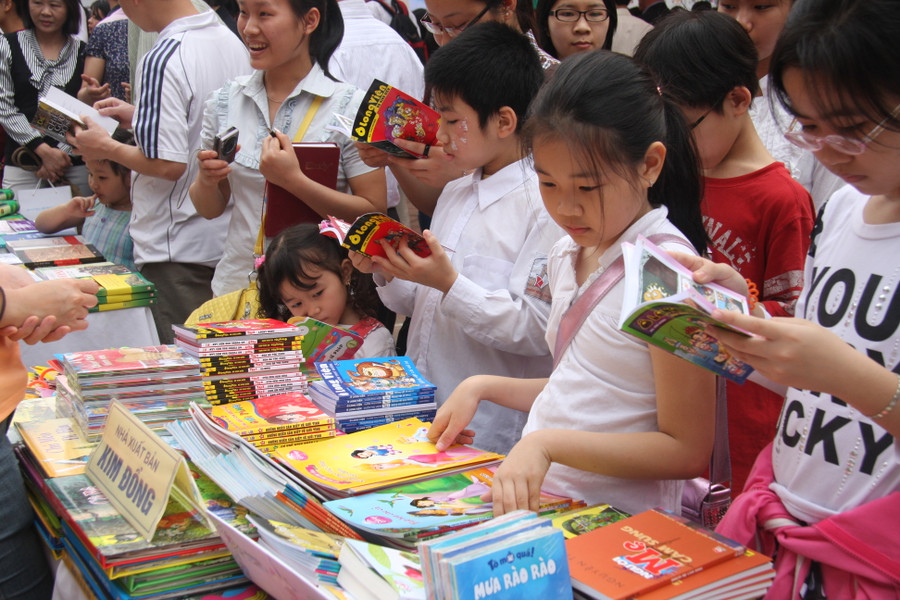 7 bí quyết giúp con thích đọc sách