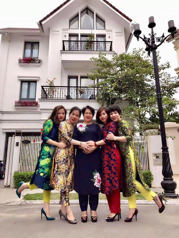 cuoc song suong nhu tien trong can nha trieu do, ngap hoa hong cua nu ca si my dung - 3