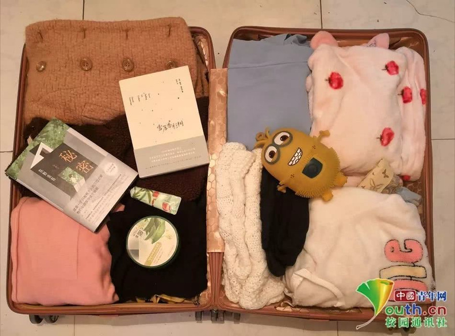 Chết cười với vali về quê của sinh viên: Mang một đống sách vở về học vì ngại đi chơi - Ảnh 6.