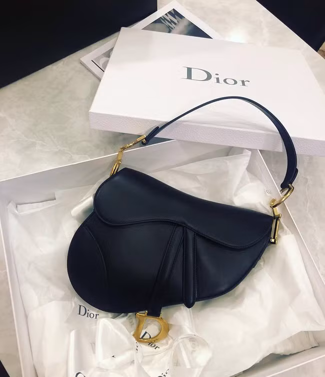 Kín tiếng là thế nhưng hôn thê của Cường Đô La cũng là tay chơi hàng hiệu, mix đồ cao tay chẳng kém cạnh ai - Ảnh 12.