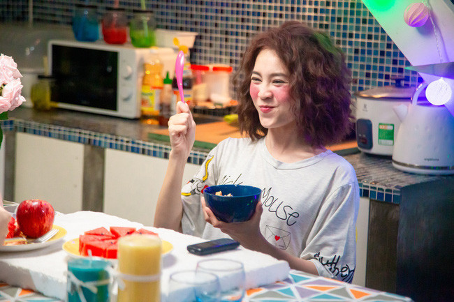 Thiếu sắc thừa duyên, 4 nàng vịt bầu xấu xí này vẫn đốn gục trái tim khán giả Việt - Ảnh 2. Thiếu sắc thừa duyên, 4 nàng vịt bầu xấu xí này vẫn đốn gục trái tim khán giả Việt - Ảnh 2.