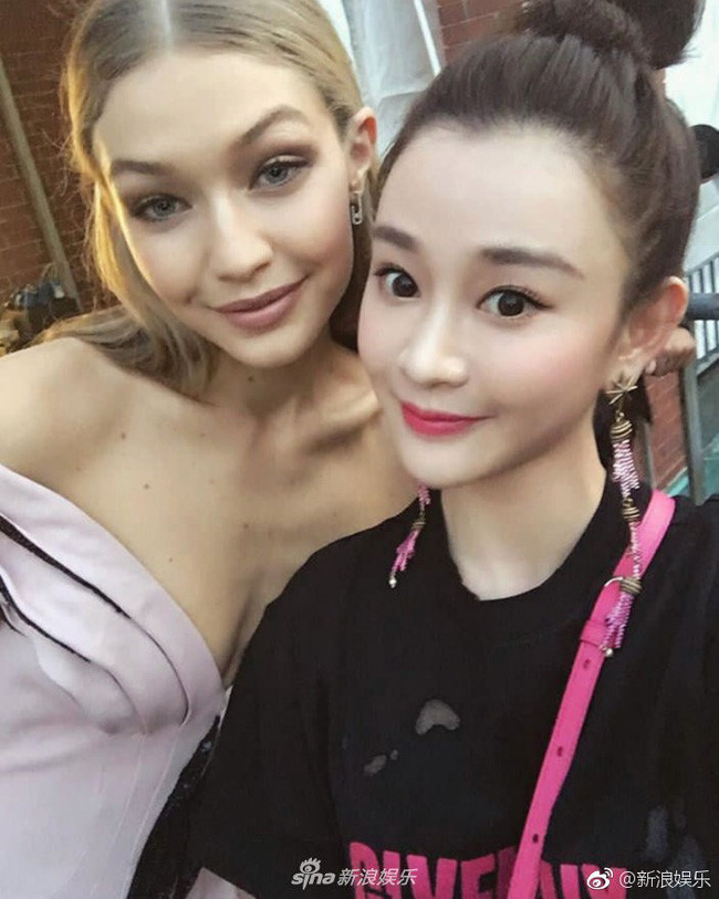 Cuộc sống thượng hạng của tiểu tam tống tiền Ngô Tú Ba: Có máy bay riêng, cực kỳ thân thiết với gia đình Gigi Hadid - Ảnh 8. Cuộc sống thượng hạng của tiểu tam tống tiền Ngô Tú Ba: Có máy bay riêng, cực kỳ thân thiết với gia đình Gigi Hadid - Ảnh 8.