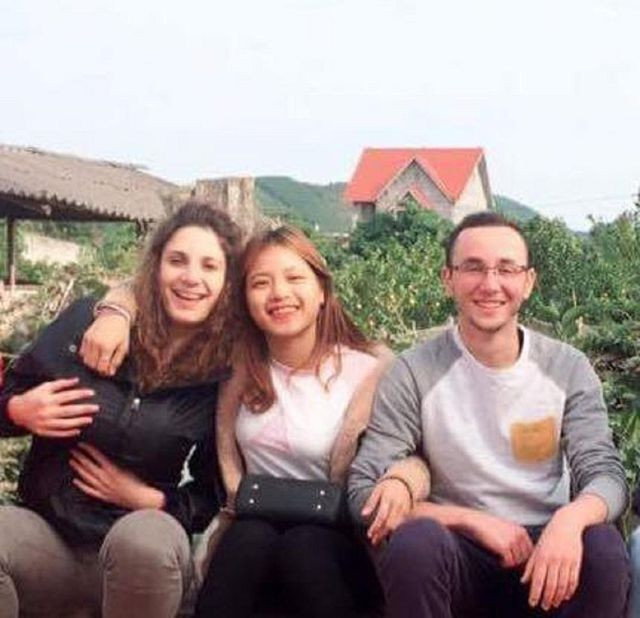 Cô gái Thái Nguyên giành học bổng trăm triệu đồng của Chính phủ Canada - 2 Lương Thị Hà Trang (ở giữa) trong một hoạt động ngoại khóa.