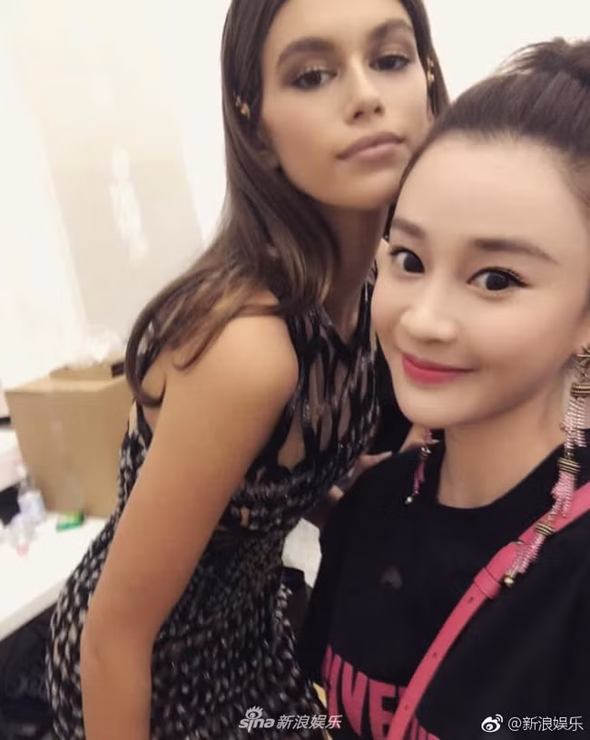 Cuộc sống thượng hạng của tiểu tam tống tiền Ngô Tú Ba: Có máy bay riêng, cực kỳ thân thiết với gia đình Gigi Hadid - Ảnh 9.