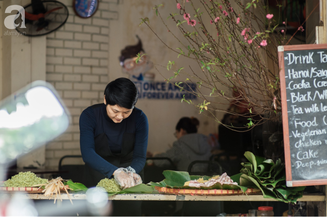 Bí mật của gia đình Hà Nội bán bánh chưng 200 nghìn/chiếc, một vụ Tết bán hết veo 10.000 cái - Ảnh 3. Bí mật của gia đình Hà Nội bán bánh chưng 200 nghìn/chiếc, một vụ Tết bán hết veo 10.000 cái - Ảnh 3.