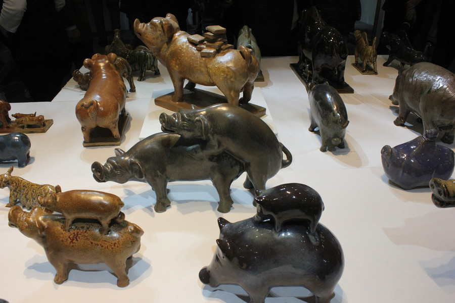 Ngắm đàn heo độc đáo ngàn con của nhà sử học Dương Trung Quốc - Ảnh 4. Ngắm đàn heo độc đáo ngàn con của nhà sử học Dương Trung Quốc - Ảnh 4.